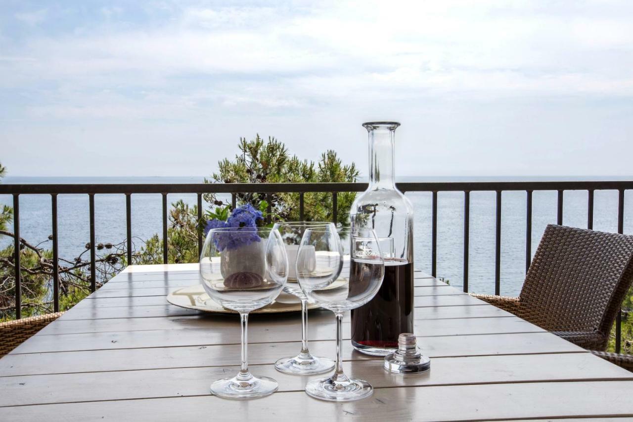 Pod Borom Sveta Nedelja (Hvar)